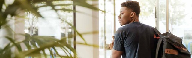 Do You Have to Pay Student Loans While in School?