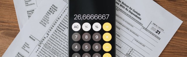 What Is a Tax Refund Advance, and Are They Available in September?