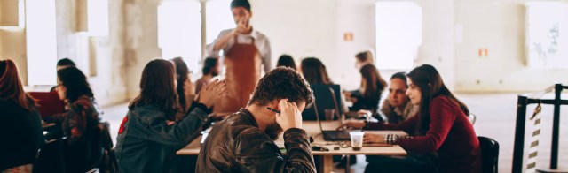 How to Get Zero-Interest Student Loans and Avoid Paying More for College